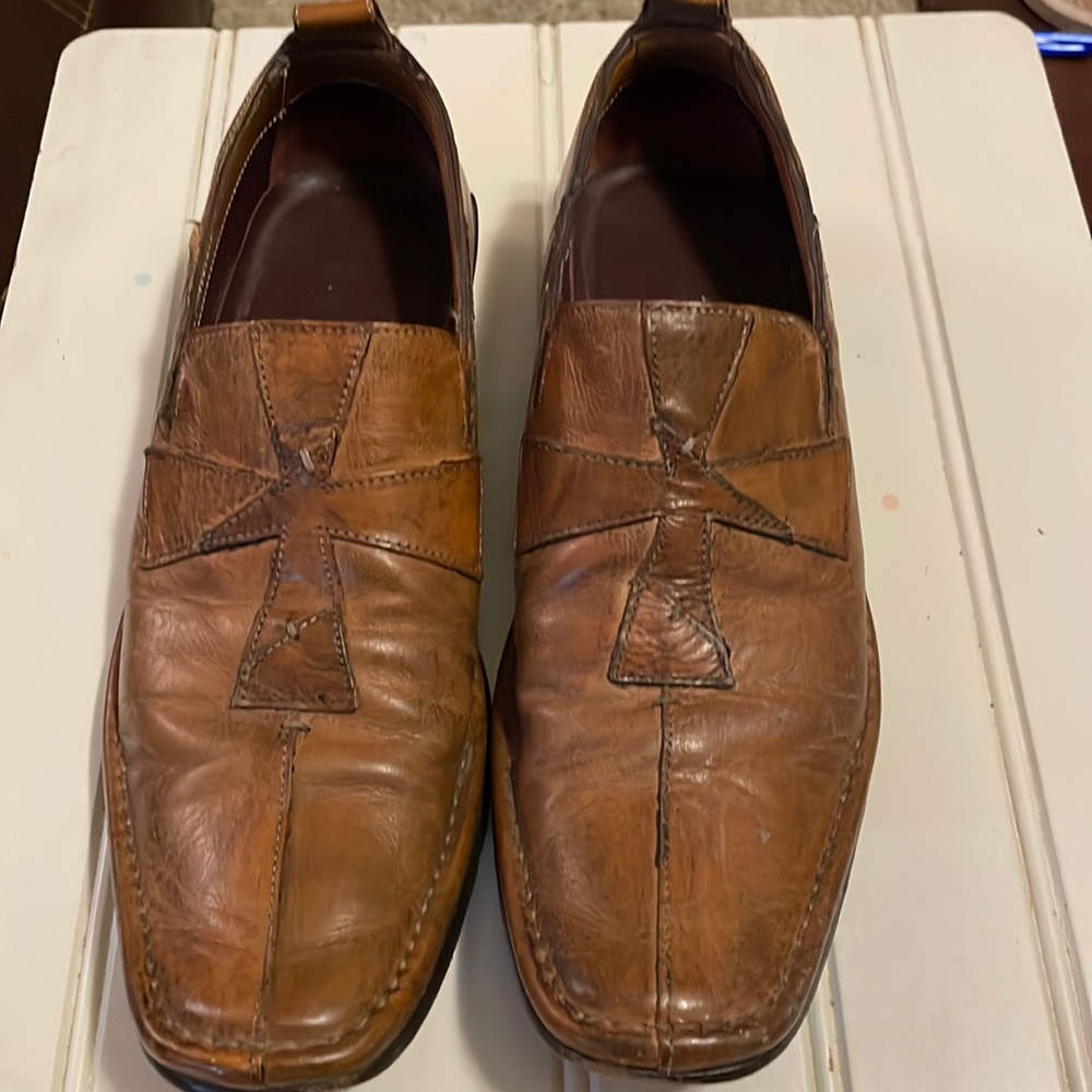 Used but worn a bit. They are made to look worn.